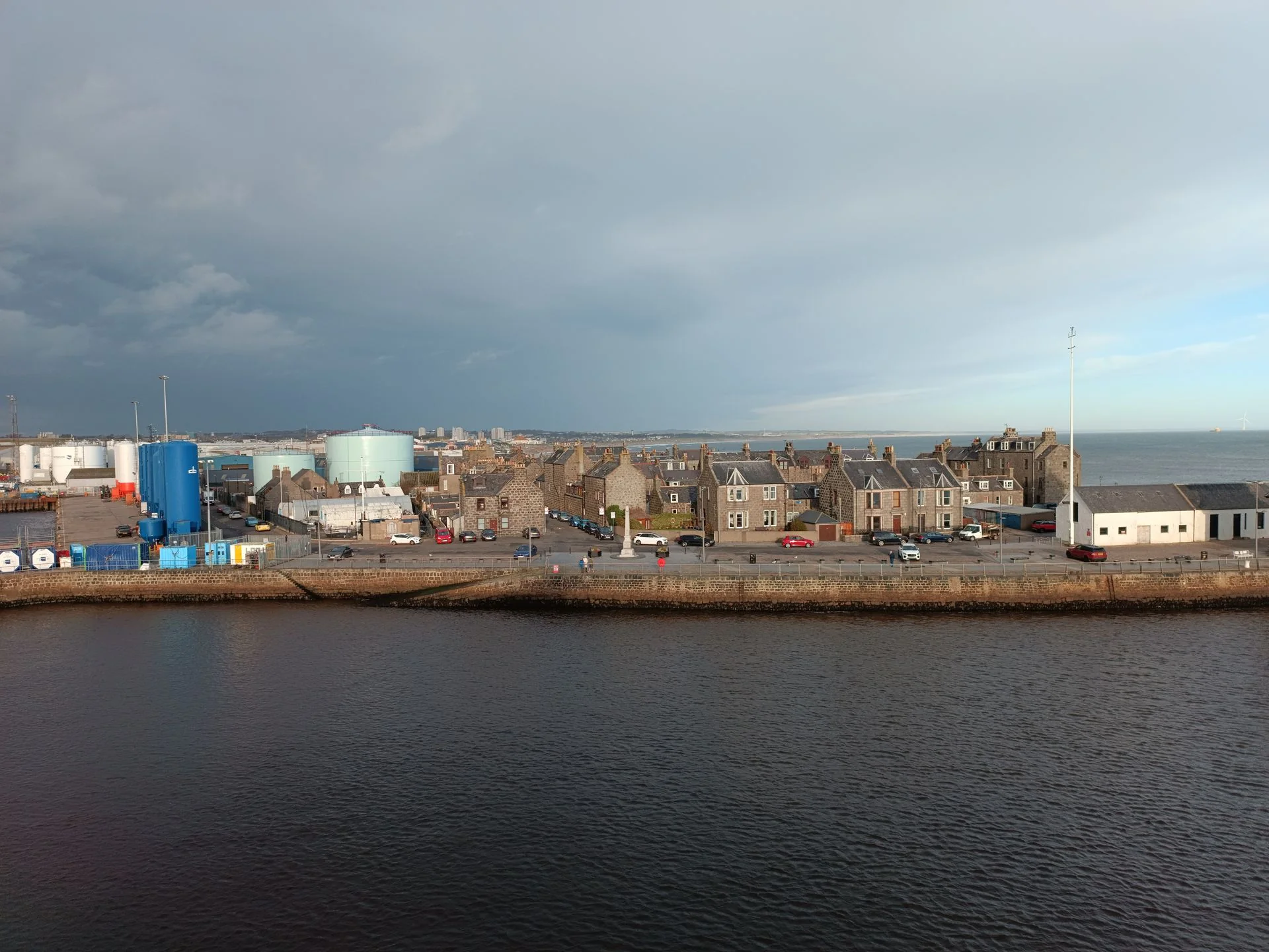 Aberdeen Uferpromenade, die Granitstadt mit ihren grauen Granitgebäuden, Schottland