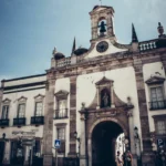 Arco da Vila in der Altstadt von Faro an der Algarve
