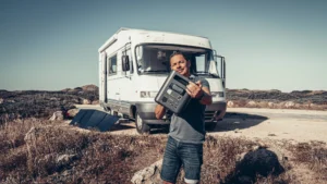 Aferiy Nomad 1800: der Batterietest, der unsere Nacht in Bordeira gerettet hat