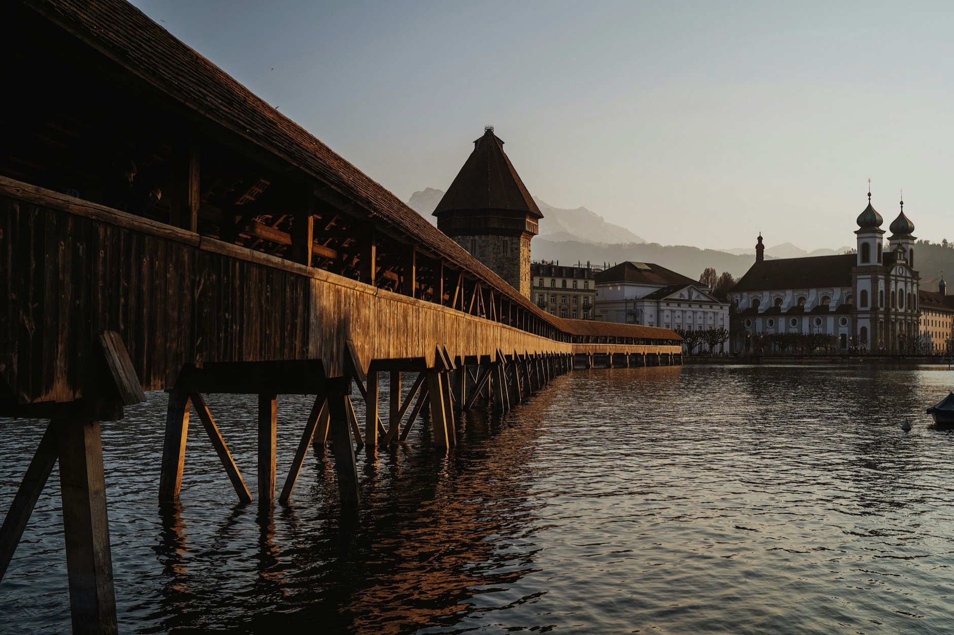 Kapellbrücke und Wasserturm in Luzern