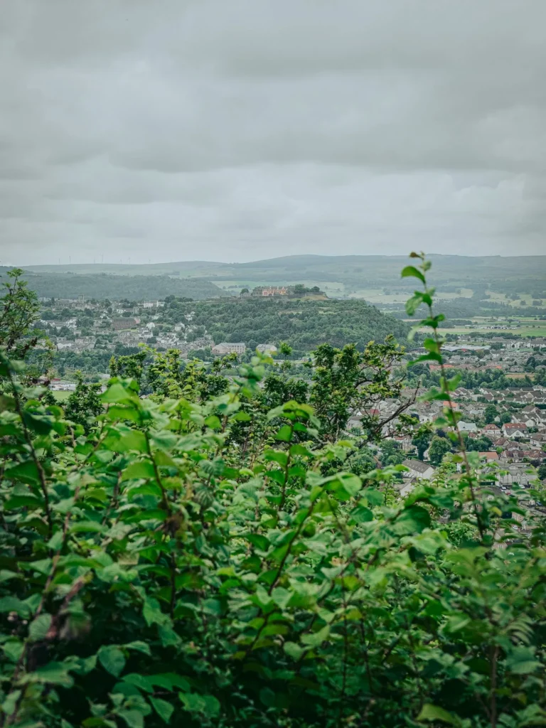 View from the esplanade of the Wallace Monument over the city of Stirling and Stirling Castle perched on its rock, Scotland