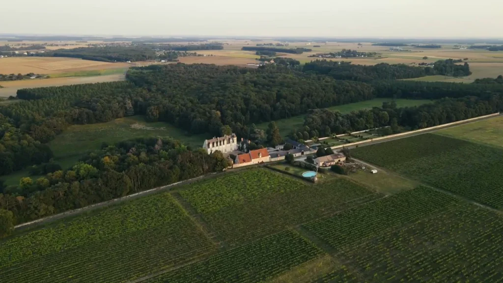 Château de Nitray und die Landschaft von Athée-sur-Cher aus der Luft