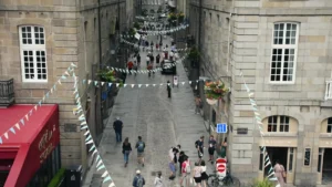 Saint-Malo: Sonne, Stadtmauern und Freunde hinter den Twitch-Namen