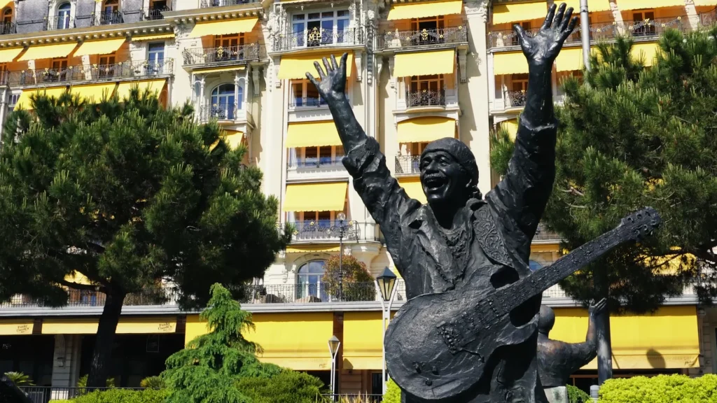 Ray-Charles-Skulptur im Garten des Montreux Palace